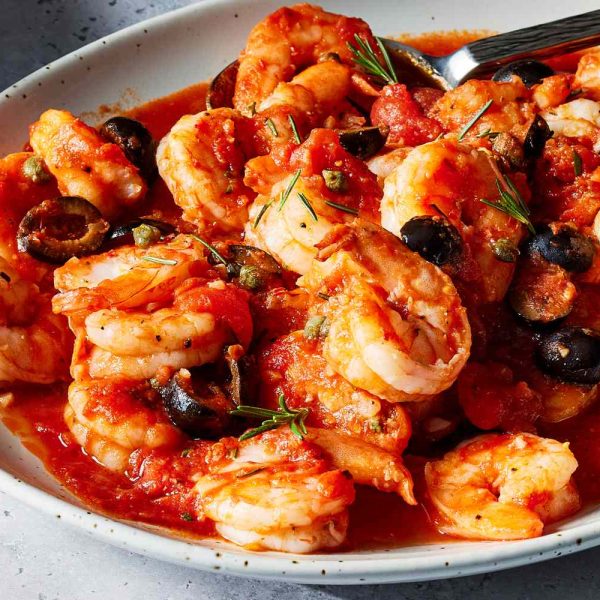 Garlic-shrimp-in-tomato-sauce-FT-RECIPE0424-efd976fab22444e69c7f5b469d5aadd3